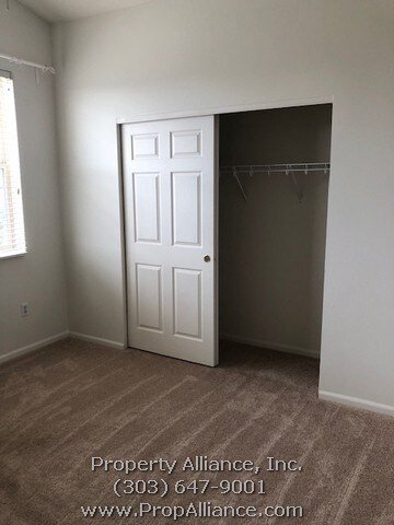 Building Photo - Special offer move in -Spacious and Bright...