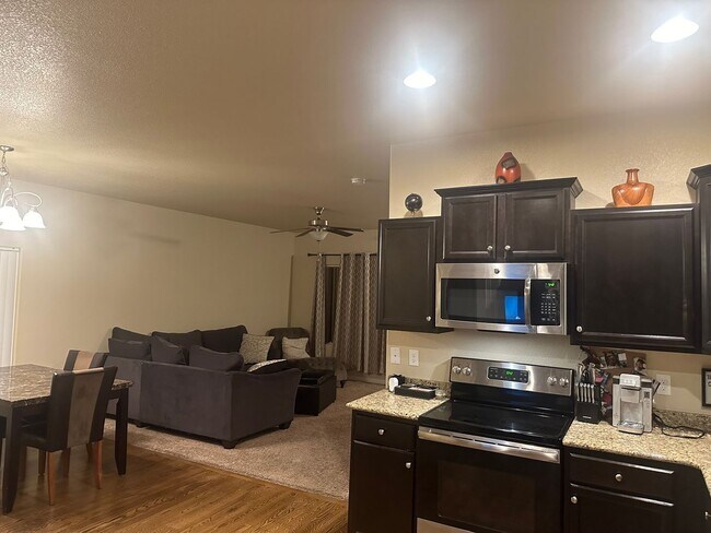 Foto del edificio - Charming 3BR House in Colorado Springs
