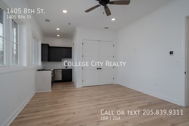 Building Photo - 1405 8th St