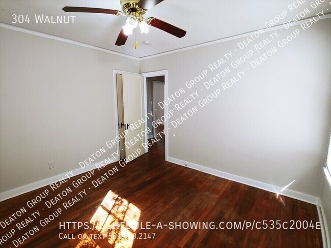 Building Photo - 304 Walnut-