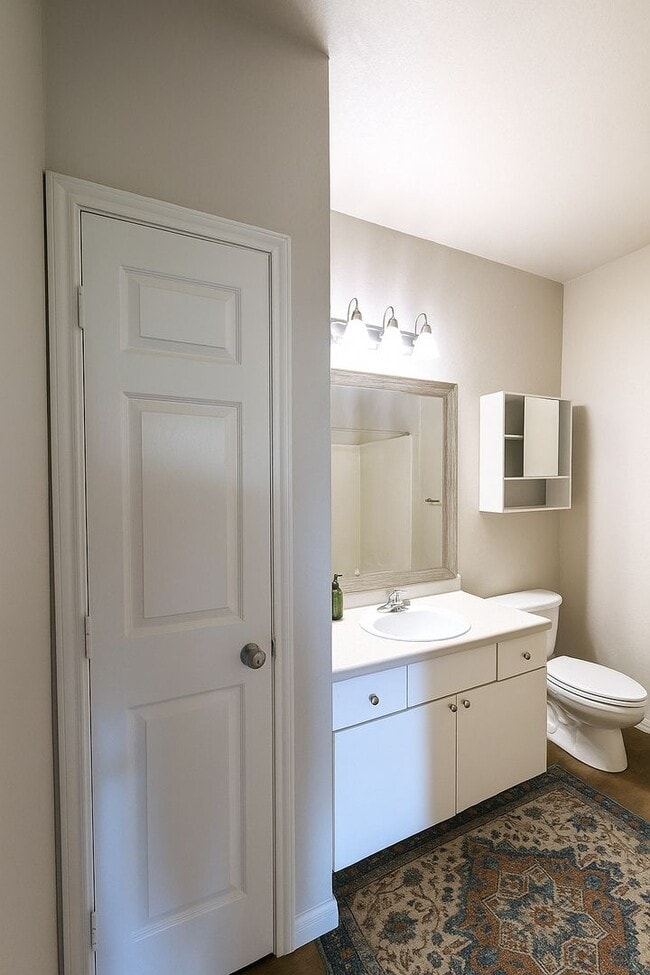 Building Photo - 2x2 Updated! New flooring, Stainless Steel...