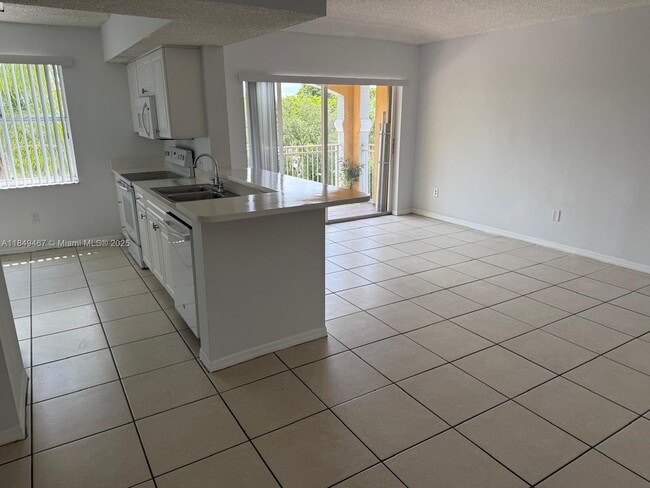 Foto del edificio - 165 NW 96th Terrace