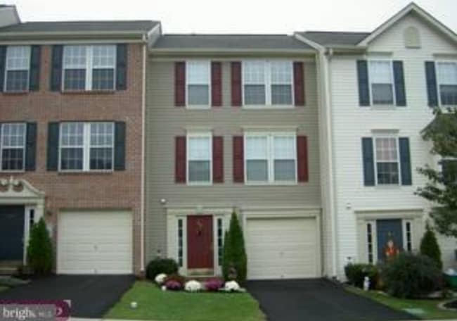 Photo - 302 Joshua Ct Townhome