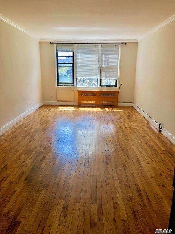 Foto del edificio - 42-26-42-81 81st St