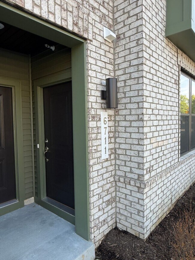 Foto del edificio - 6711 Belcrest Rd