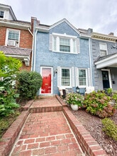 Building Photo - 216 Roseneath Rd