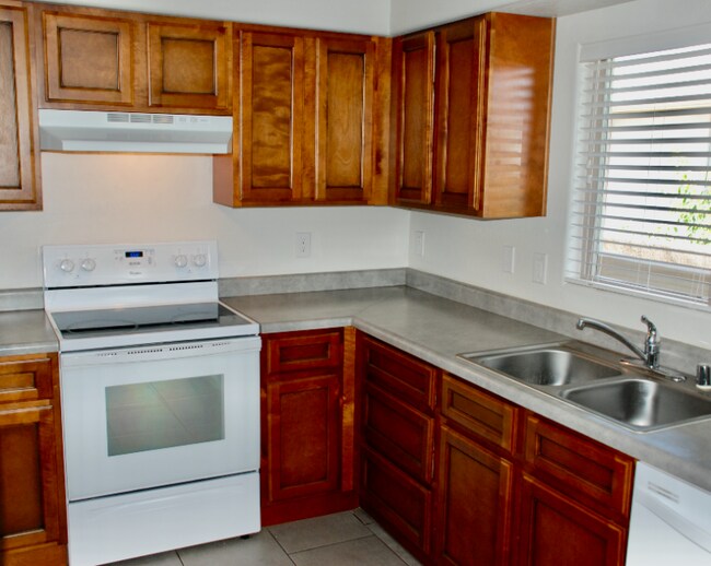 Foto del edificio - 3705 Lafayette Dr NE