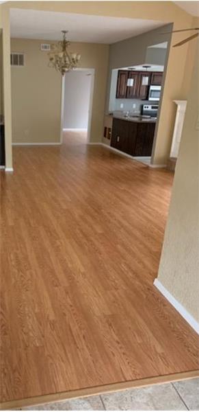 Foto del edificio - 1304 E Bayou Pkwy