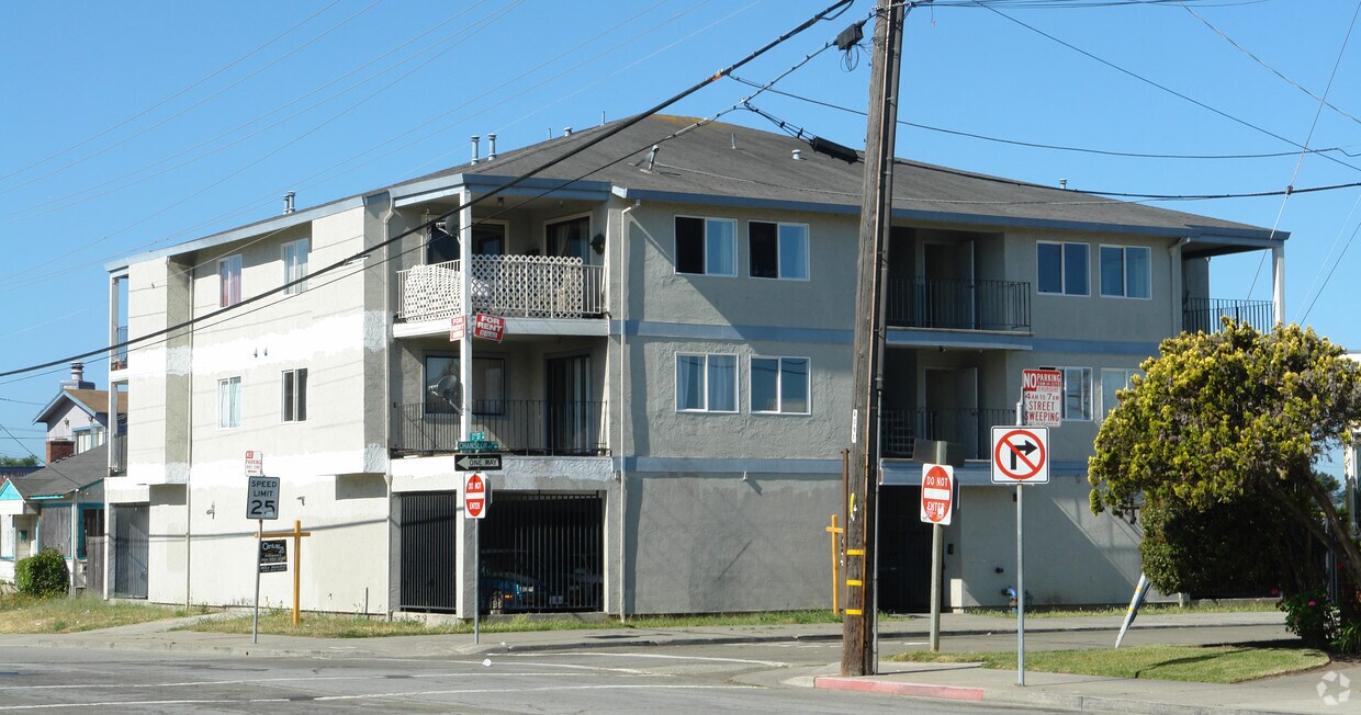 Primary Photo - 3640 Chanslor Ave