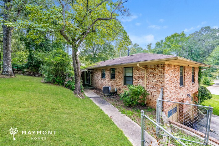 Building Photo - 617 Valley Dr