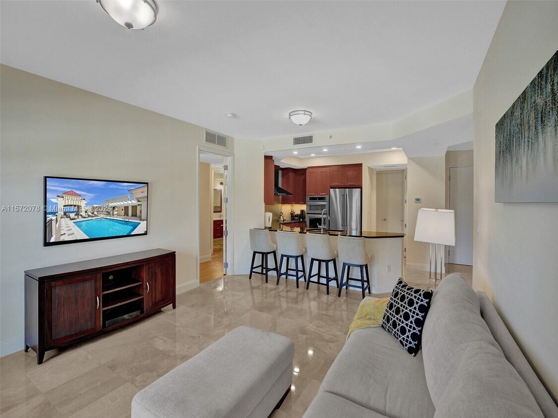 Foto principal - 2509 N Ocean Blvd