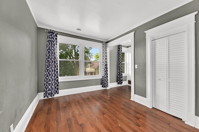 Foto del edificio - 2478 N Bartlett Ave