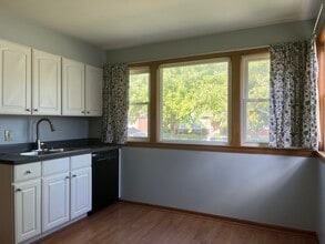 Building Photo - 9222 Lorel Ave