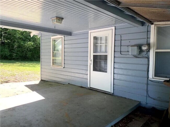 Building Photo - 1404 Stevens Ln
