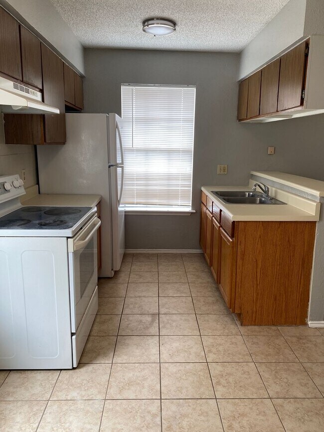 Photo - 801 W Olmos Dr Townhome