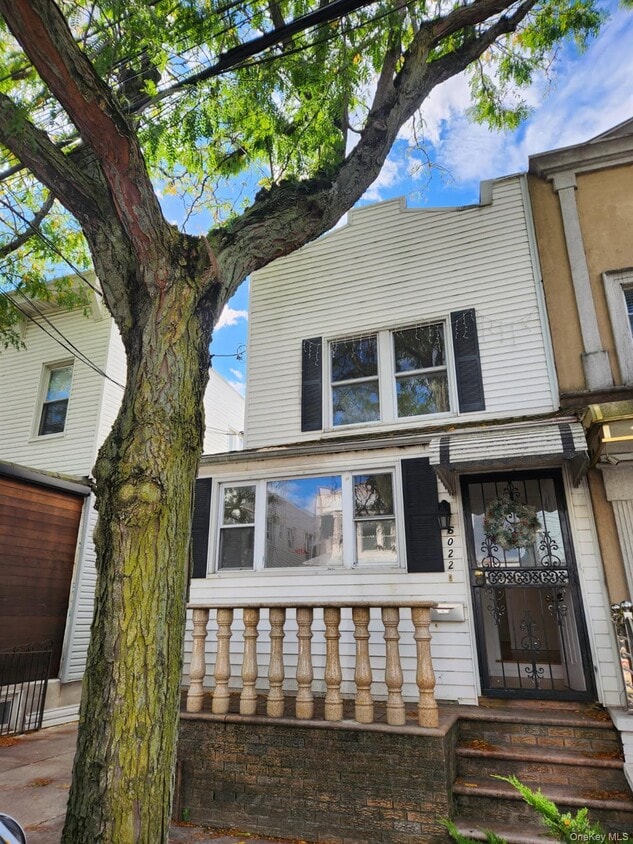 Primary Photo - 60-22 61st St