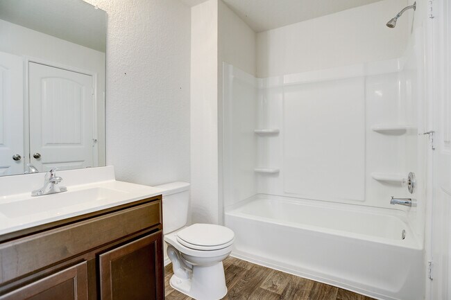 Building Photo - 15029 Custis Ln