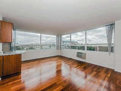 Foto del edificio - 805 Hinman Ave