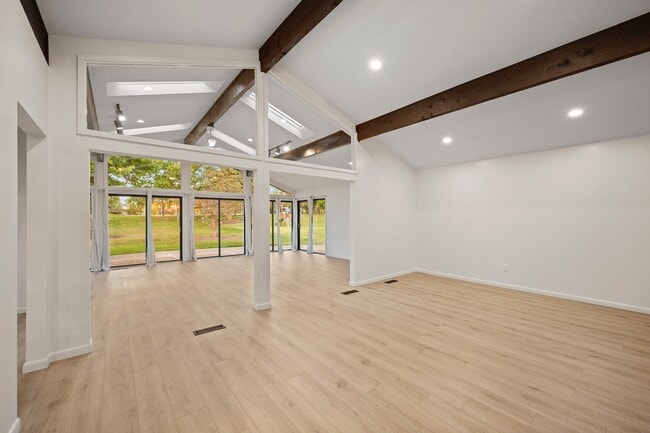 Building Photo - 875 Brandon Cir