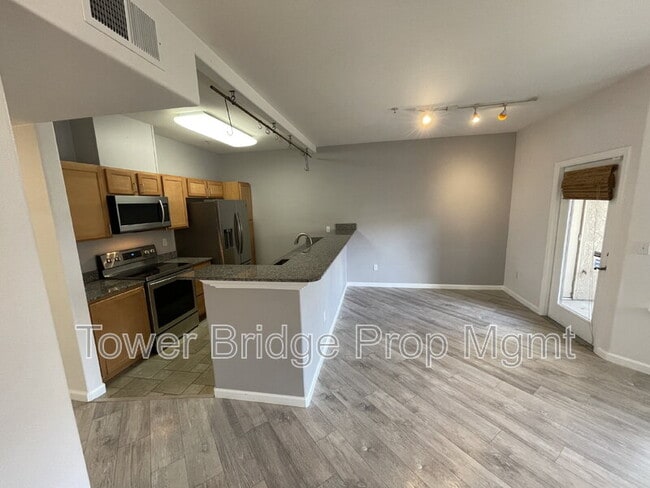 Foto del edificio - 4200 E Commerce Way