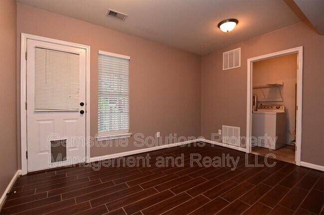 Building Photo - 732 Huffine Manor Cir