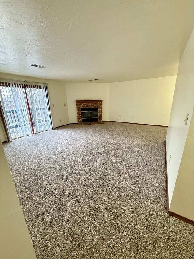 Interior Photo - River Park Terrace