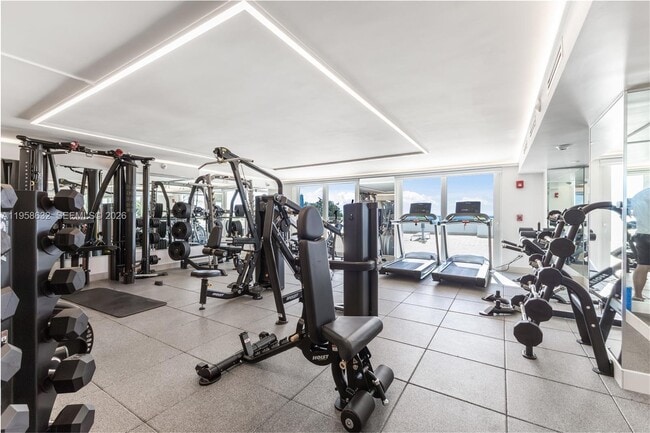 Building Photo - 345 Ocean Dr