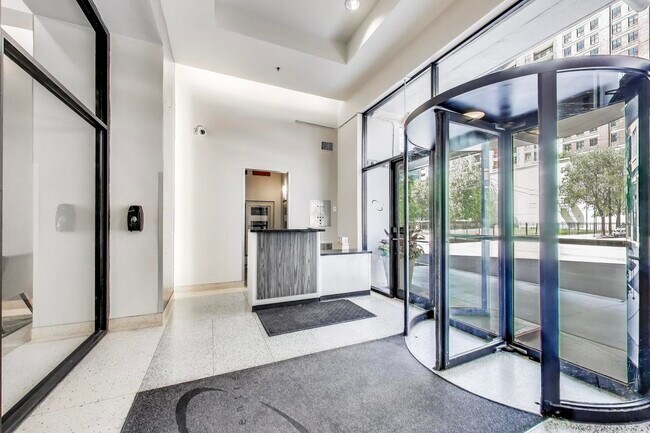 Foto del edificio - 435 W Erie St