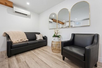 Building Photo - 2015 Water St