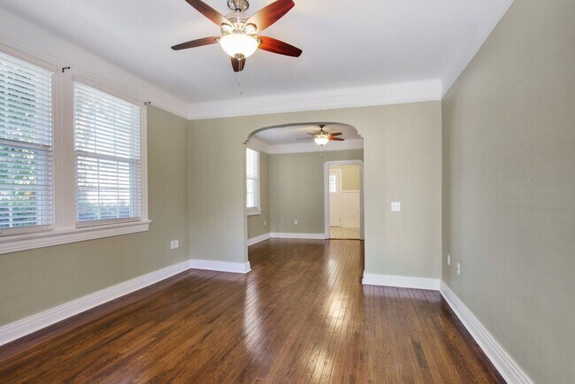 Foto del edificio - 4527 Eden St