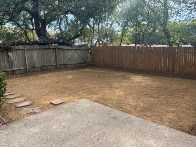 Building Photo - 8011 Rustic Park
