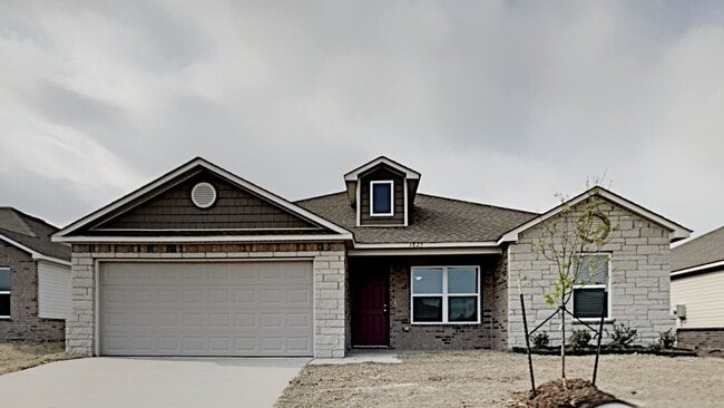 Building Photo - Very Nice 3 Bedroom 2 Bath Home in El Reno Schools
