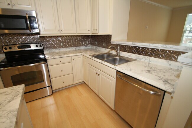 Foto del edificio - 614 Fairgate Dr