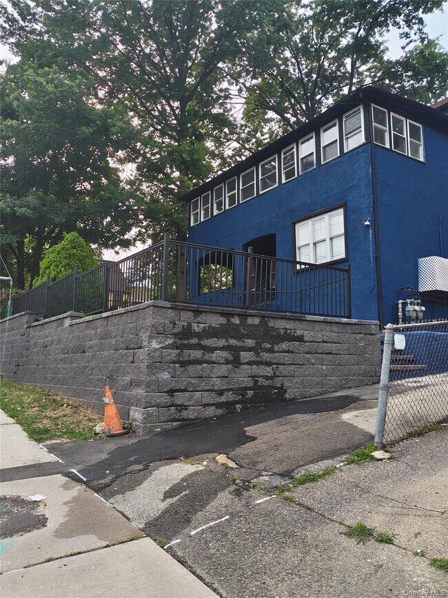 Foto del edificio - 133 Lincoln Ave
