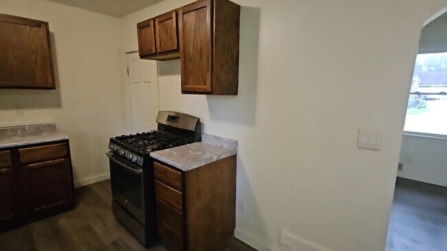 Foto del edificio - 1318 N Burbank Ave