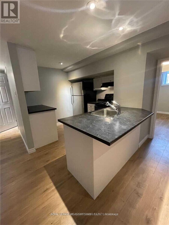 Photo du bâtiment - 56 McIntyre Crescent