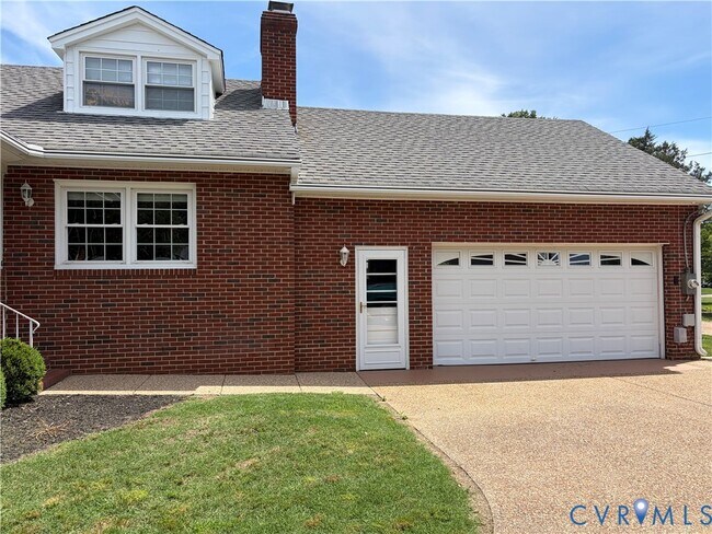 Foto del edificio - 9325 Brentwood Dr