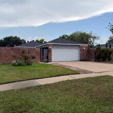 Building Photo - 13131 Newbrook Dr