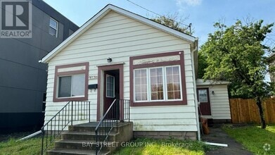 Building Photo - 4738 Huron St