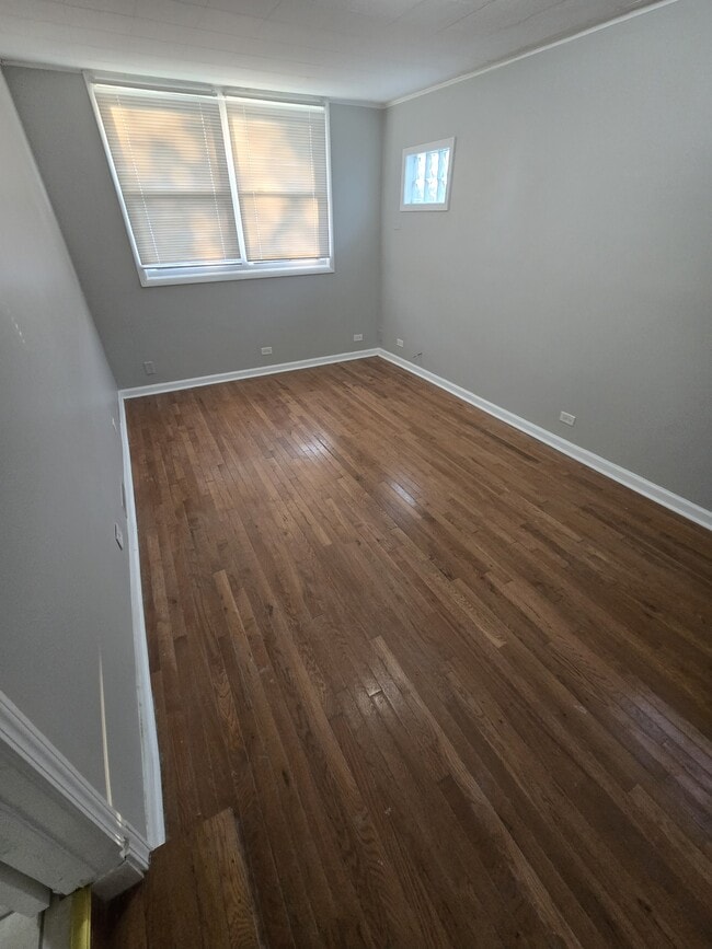 Building Photo - 15135 Woodlawn Ave