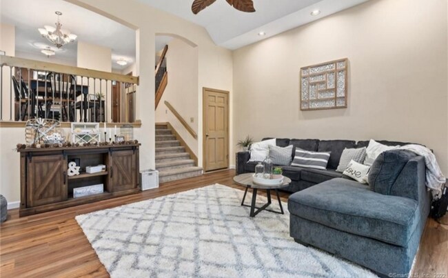 Foto del edificio - 60 Oak Hill Ln