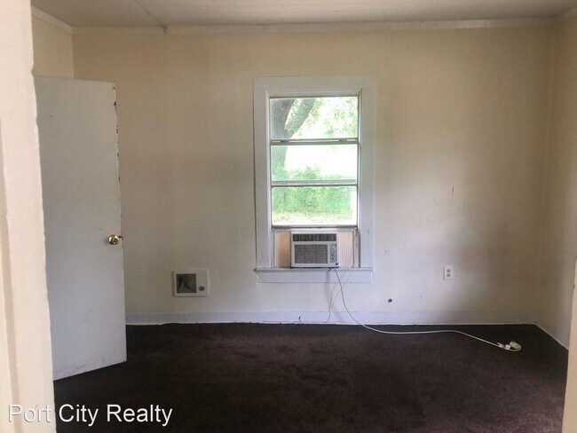 Building Photo - 3 br, 1 bath House - 2536 Lamar St.