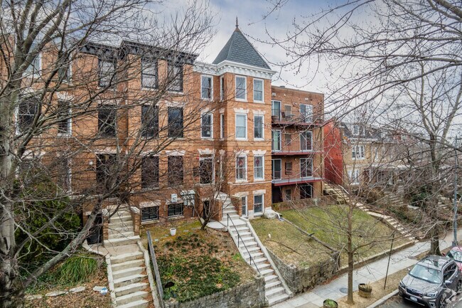 Building Photo - 1682 Irving St NW