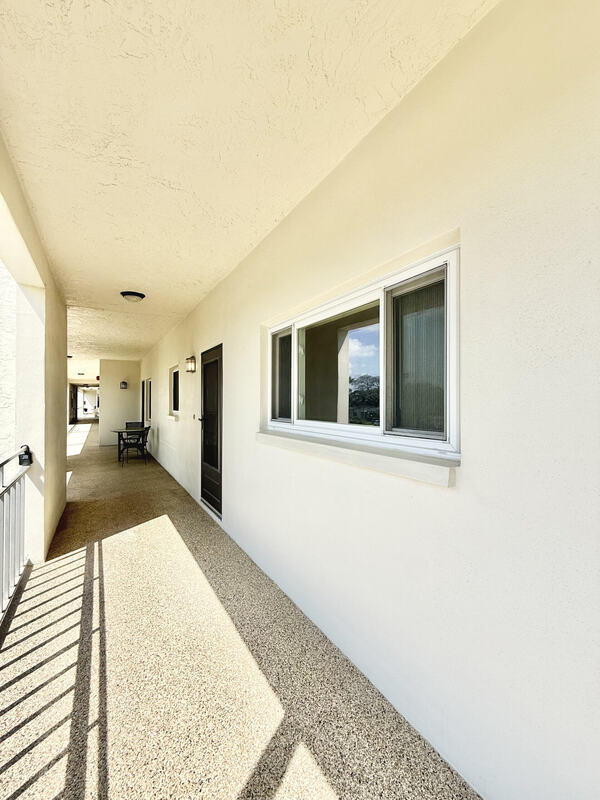 Foto del edificio - 4595 Chancellor St NE