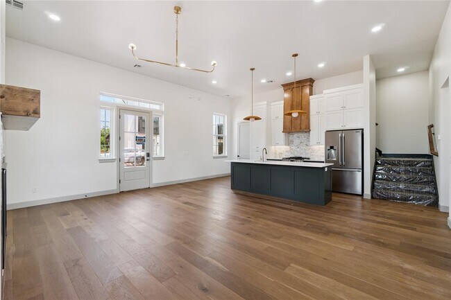 Building Photo - 18810 Selah Wy