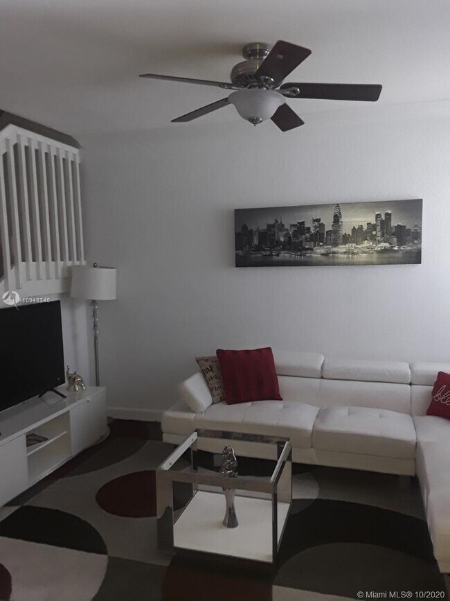 Foto del edificio - 6960 NW 177th St