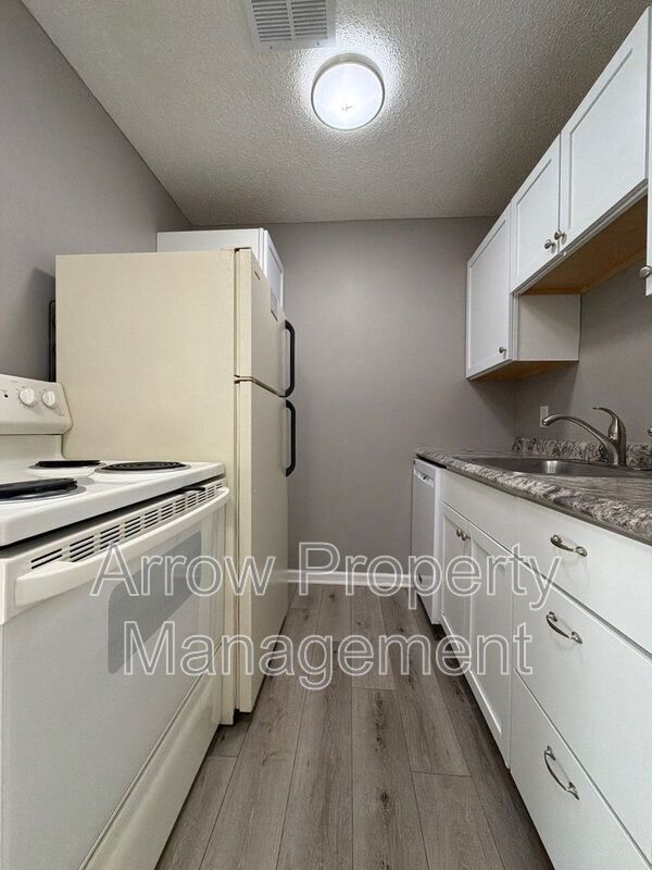 Foto del edificio - 1119 E St