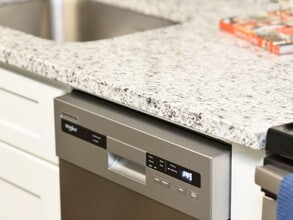 Granite Counters & Stainless Appliances - Copper Pointe