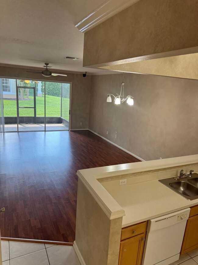 Foto del edificio - 2 BED / 2.5 BATH Townhome