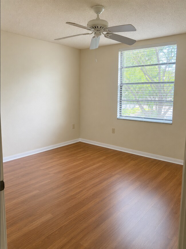 Foto del edificio - 3640 Whitehall Dr